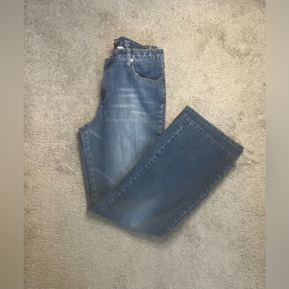 Women’s Blue Jeans - Picture 1 of 5